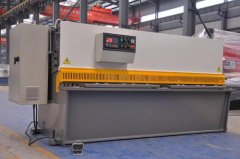QC12K數(shù)控剪板機(jī)